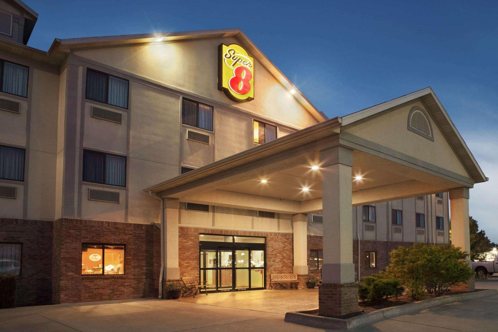 Super 8 By Wyndham Perryville Exteriér fotografie